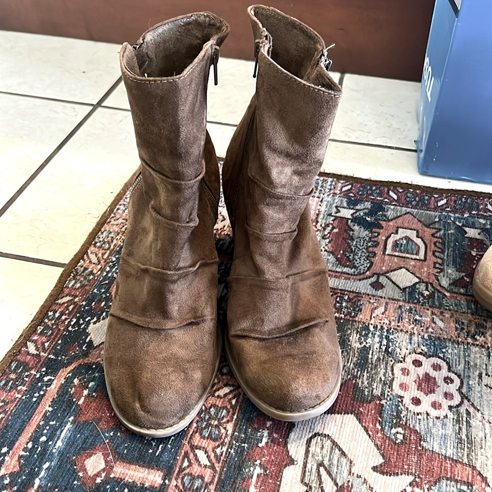 Size 10 Coconuts by Matisse Ankle Boots